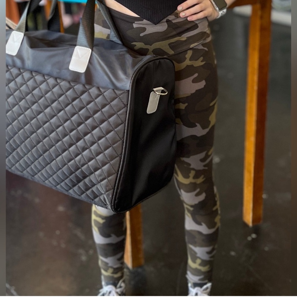 Camo High-Waist Leggings – Bold Comfort with a Flattering Fit for Everyday Wear